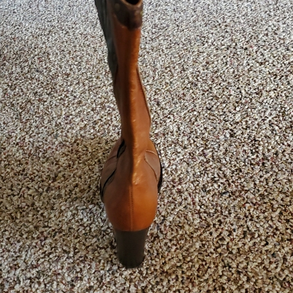 🤎KENNETH COLE🤎tall, brown leather boots - Picture 5 of 16